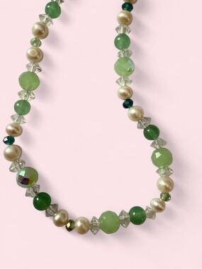 Vintage Cottagecore Green and White Beaded Necklace